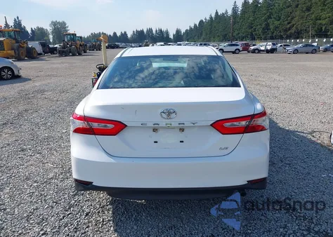2018 Toyota Camry Le из США, поврежденный, VIN 4T1B11HK1JU057170